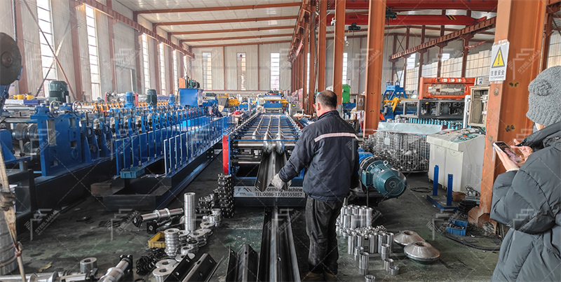 M&aacute;quina terminal de extremo de barandilla de carretera