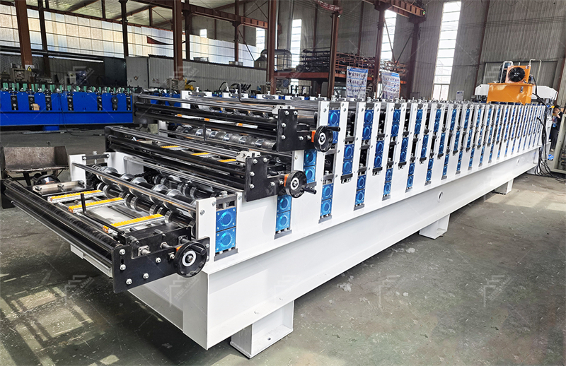 M&aacute;quina perfiladora de tres capas en fr&iacute;o autom&aacute;tica