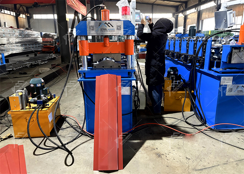 Herramientas para montaje en cumbrera fotovoltaica