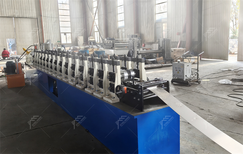 M&aacute;quina de formado de rodillos para perfiles C y U