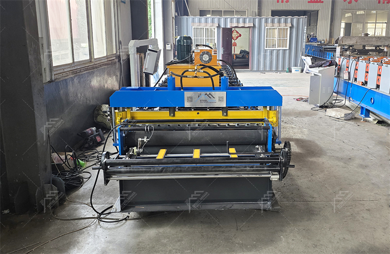 M&aacute;quina para paneles met&aacute;licos