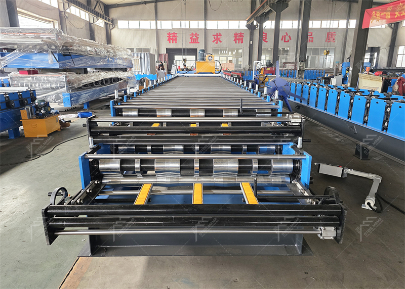 M&aacute;quina formadora de l&aacute;minas para techos