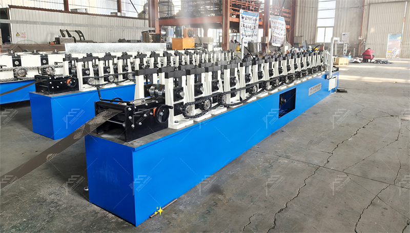 M&aacute;quina perfiladora para viga ligera C y U