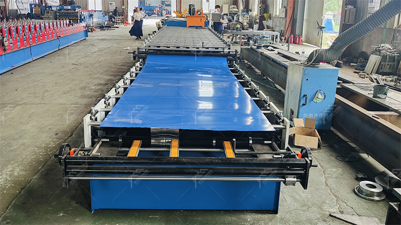 Perfiladora para cubiertas y fachadas