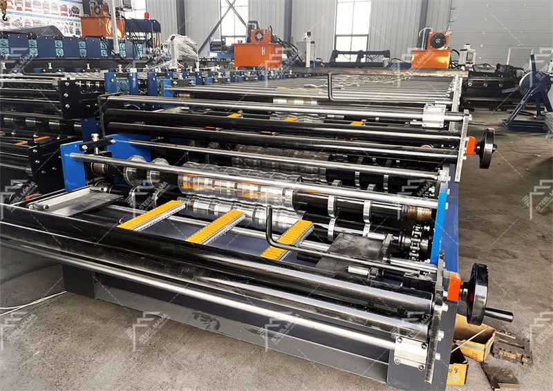 M&aacute;quina de perfiles met&aacute;licos trapezoidales