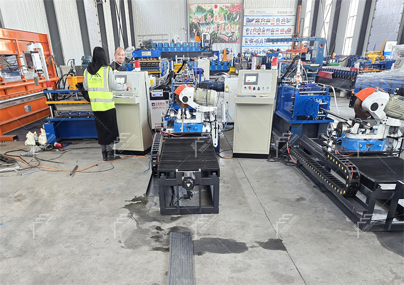 M&aacute;quina formadora de tubos cuadrados por l&aacute;ser 