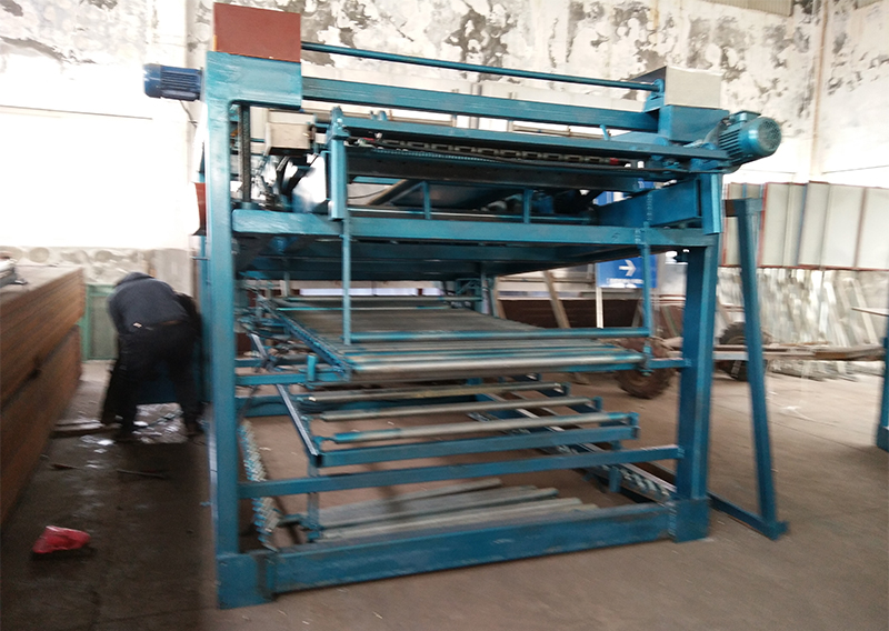 M&aacute;quina de paneles s&aacute;ndwich de poliuretano