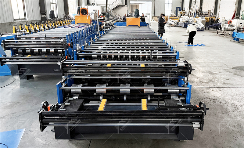 M&aacute;quina de perfiles de acero para techos