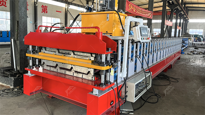 M&aacute;quina de fabricaci&oacute;n de l&aacute;minas de techado