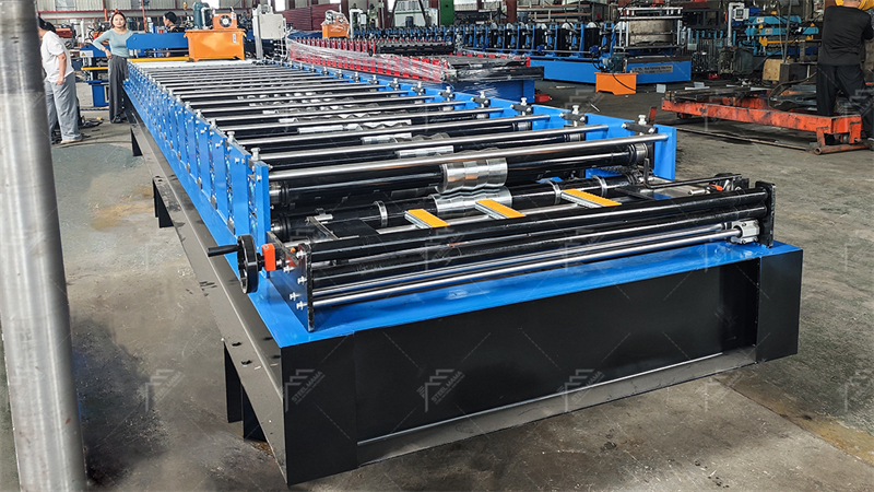 M&aacute;quina para techos de zinc