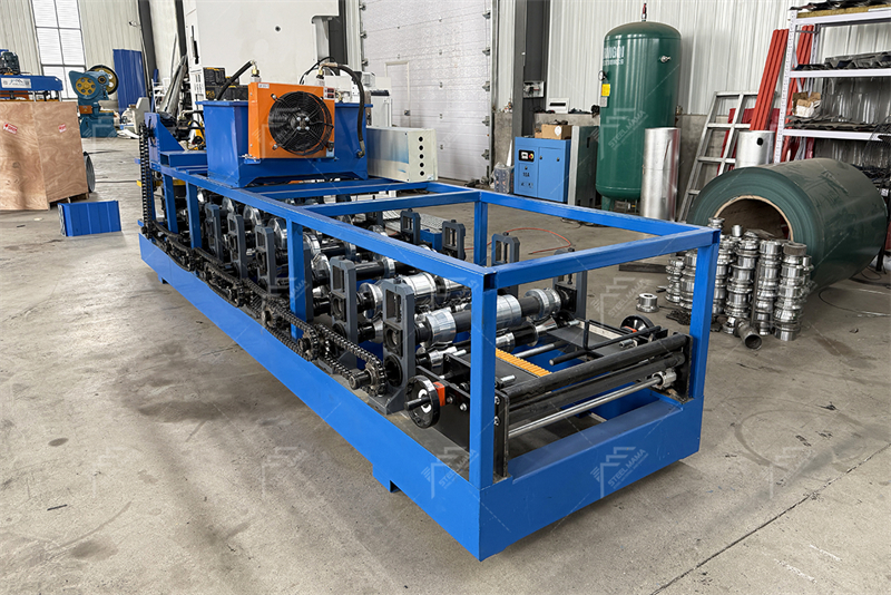 M&aacute;quina formadora paneles junta alzada