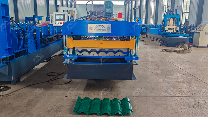 M&aacute;quina de formado de l&aacute;minas para tejas