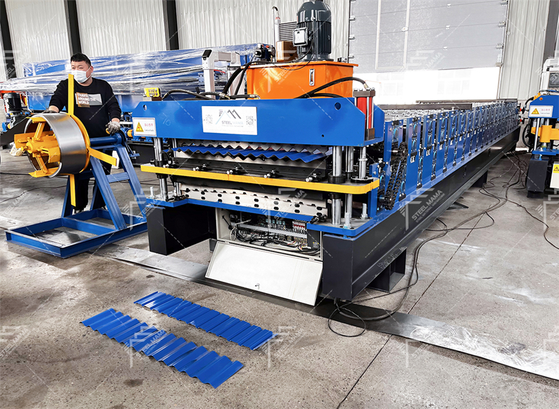 M&aacute;quina de tejas met&aacute;licas de doble capa