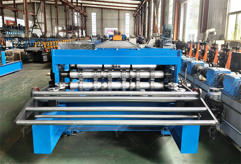 Rouleuseprofileuse pour planchers mixtes