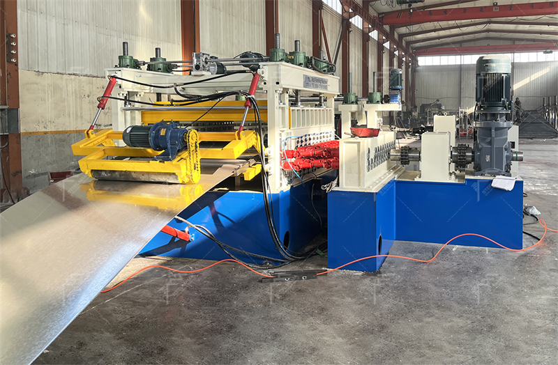 L&iacute;nea completa de desbobinado y corte