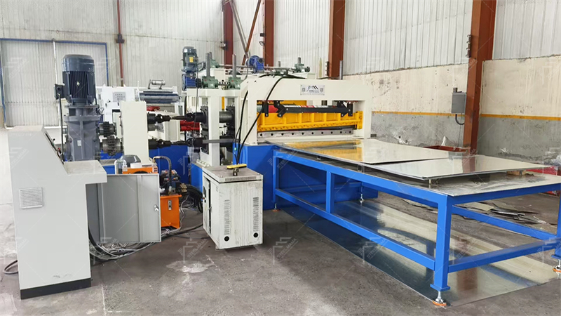 L&iacute;nea de corte longitudinal para acero